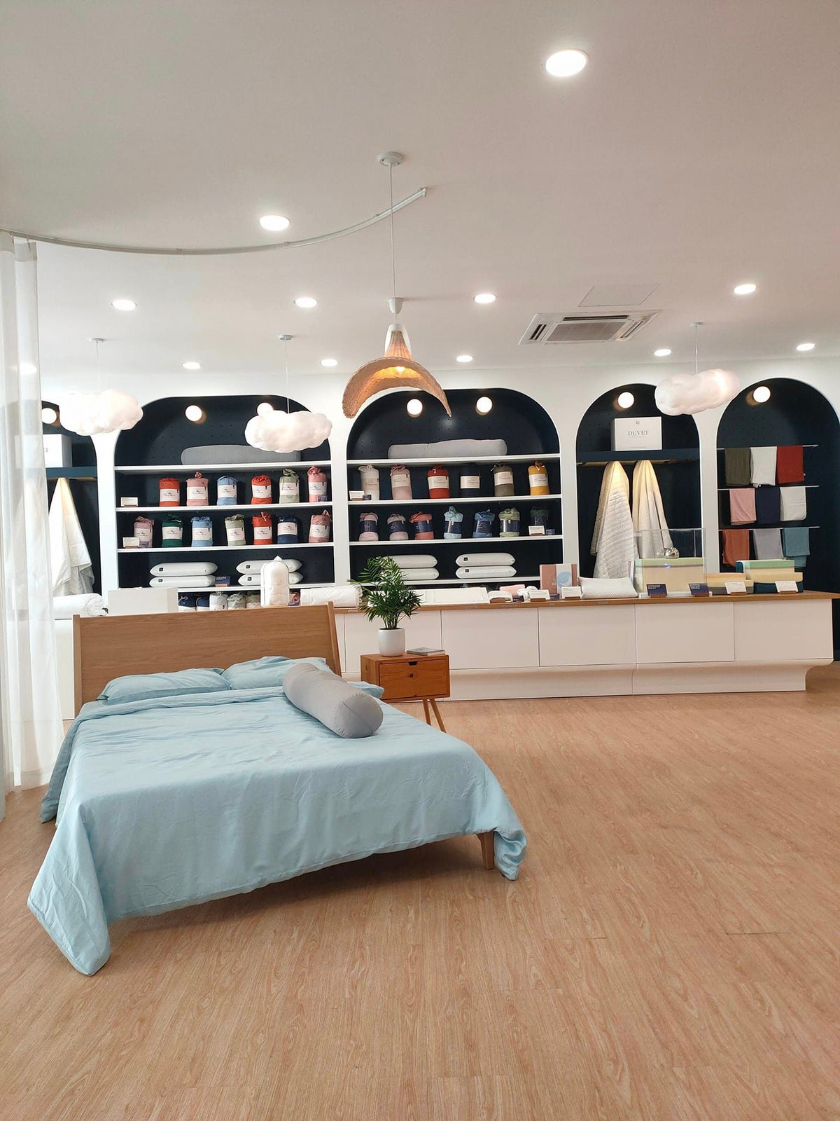 Đánh giá cao chất lượng sản phẩm cũng như dịch vụ của Ru9, từ chốt đơn đến giao nhận đều rất chuyên nghiệp. Mặc dù vì lý do cá nhân mình phải hoàn trả nệm nhưng nhân viên và cả bên giao nhận vẫn nhiệt tình lịch sự giải quyết nhanh gọn. Chắc chắn sau này mình vẫn sẽ ủng hộ Ru9 👍🏻👍🏻👍🏻