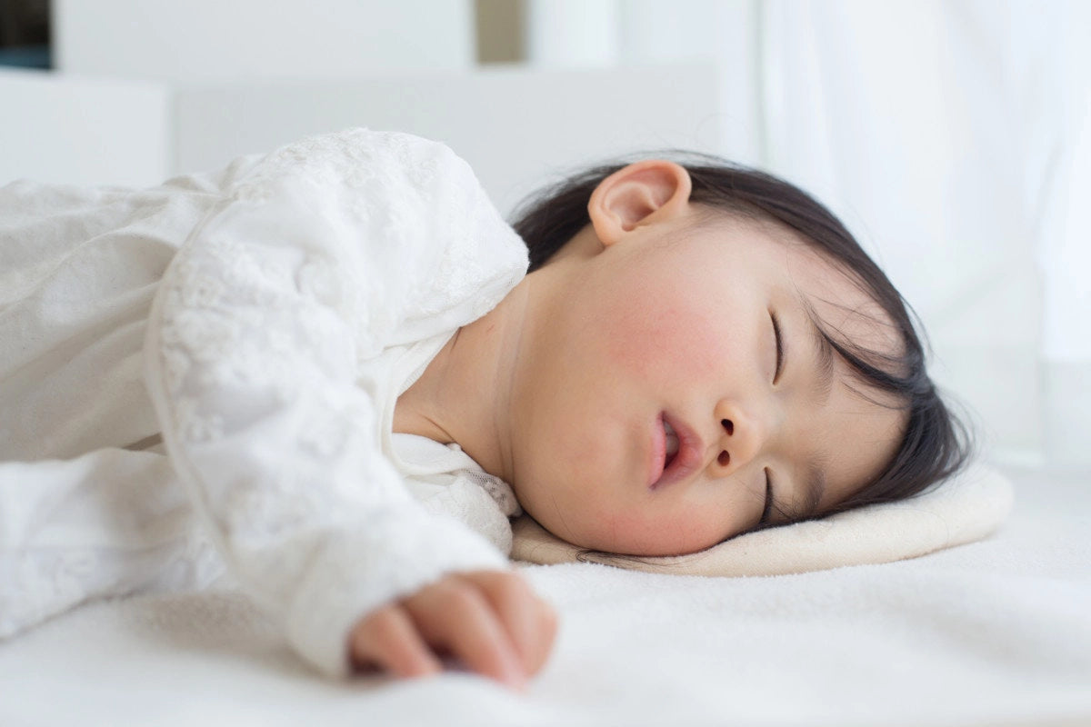 Cách khắc phục tình trạng trẻ đang ngủ mà bị sốt