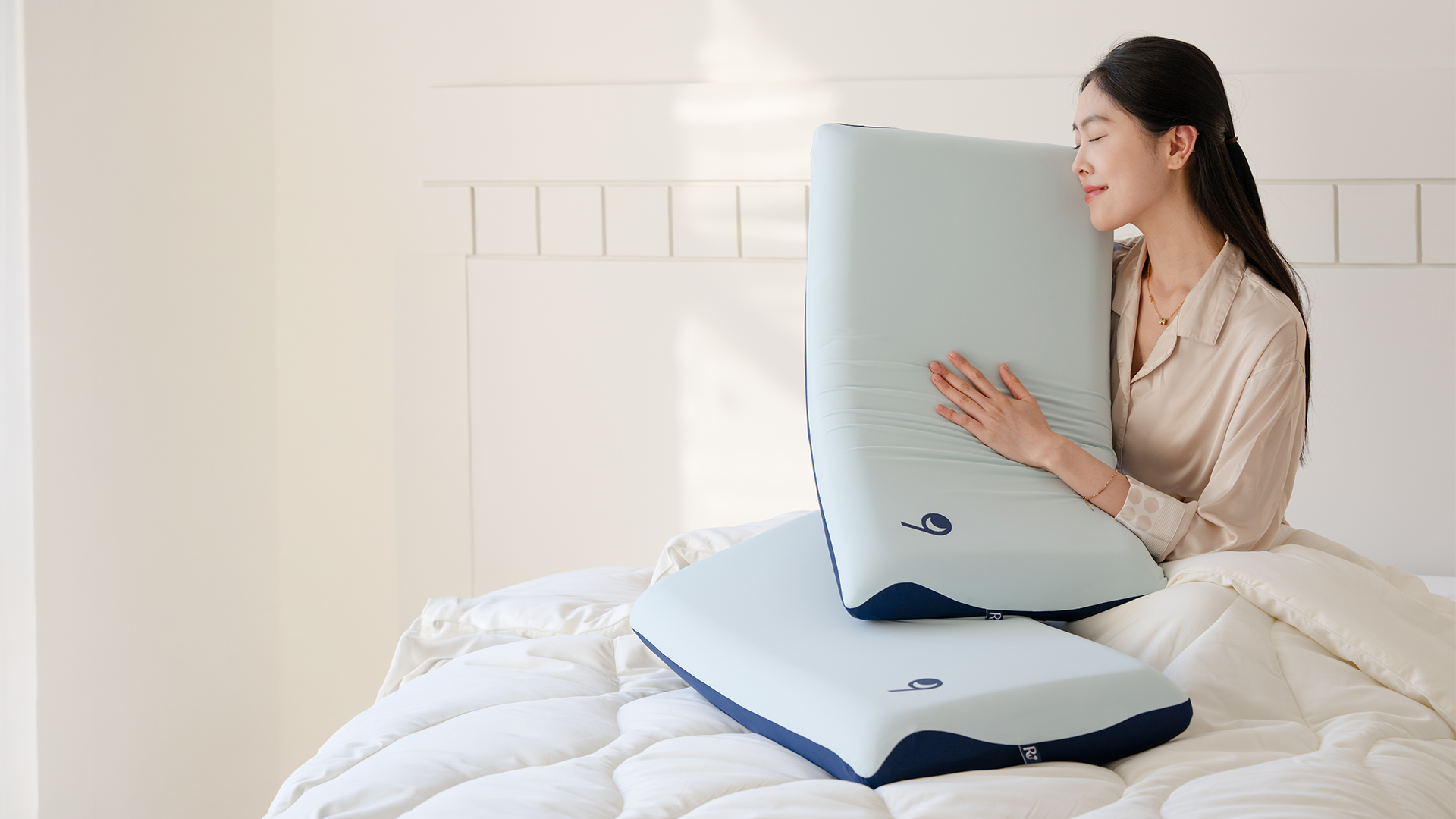 Tại Sao Gối Công Thái Học Ru9 Align Cho Cảm Giác Nằm Cứng Hơn Gối Bông?