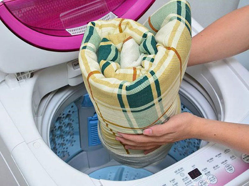 Cách vệ sinh, giặt nệm topper bằng máy giặt tại nhà dễ nhất