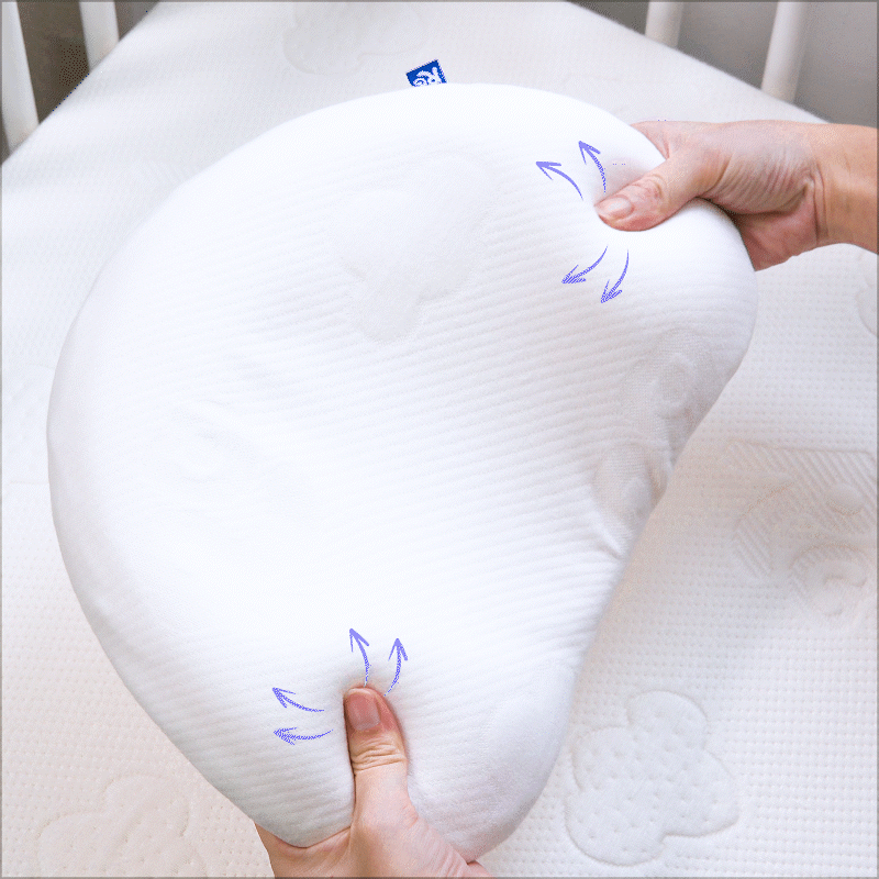 Nâng niu phần vai - cổ - gáy cho bé