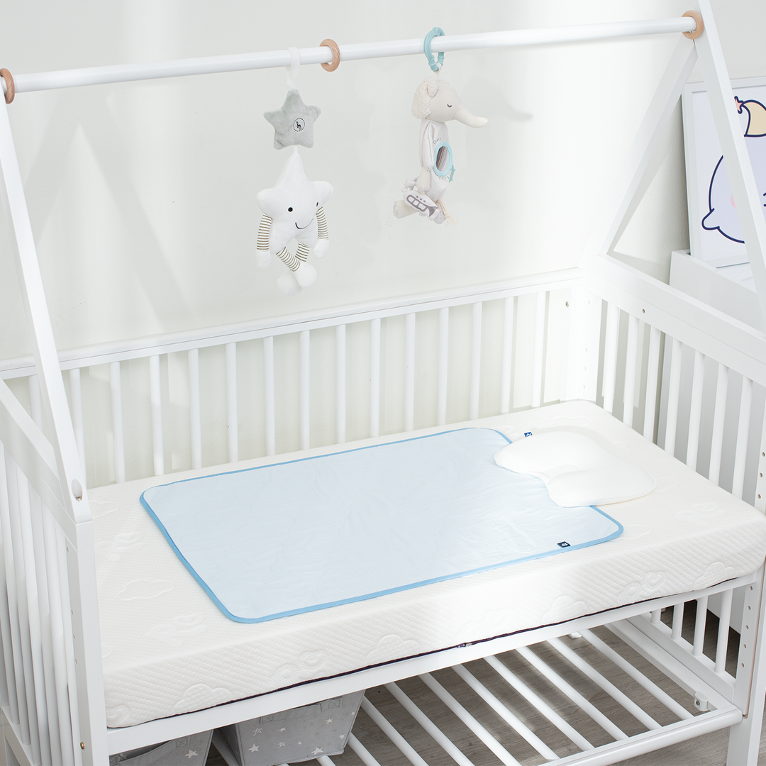 Tấm bảo vệ nệm em bé mini